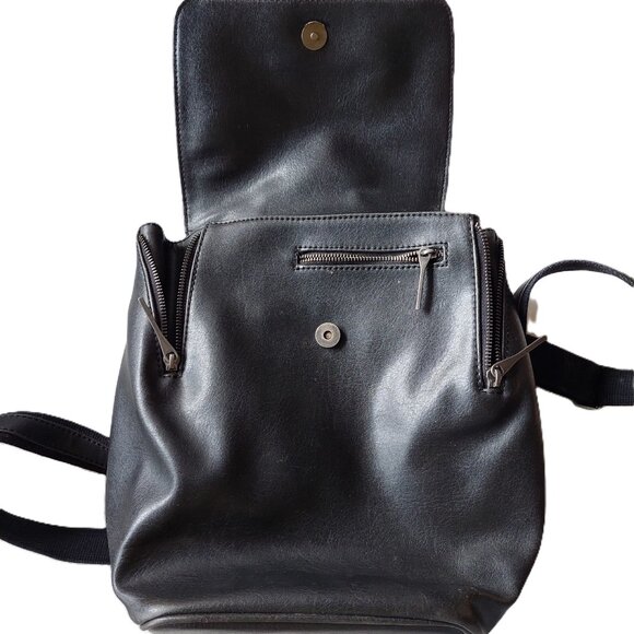 Matt & Nat  Fabimini Vegan Backpack 8.7L - Picture 4 of 11